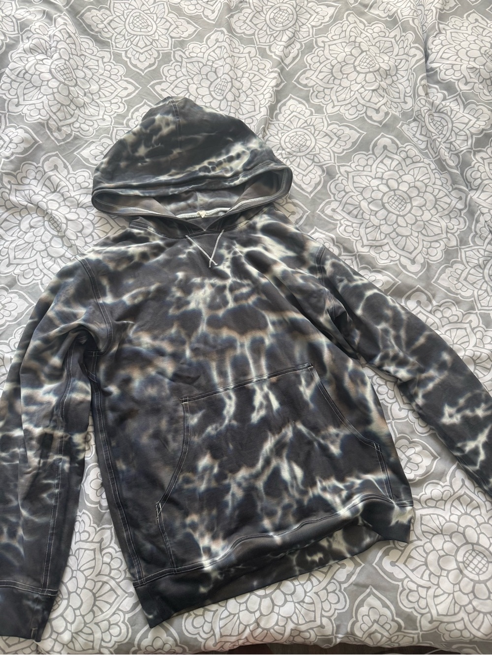Lululemon Hoodie pool liner